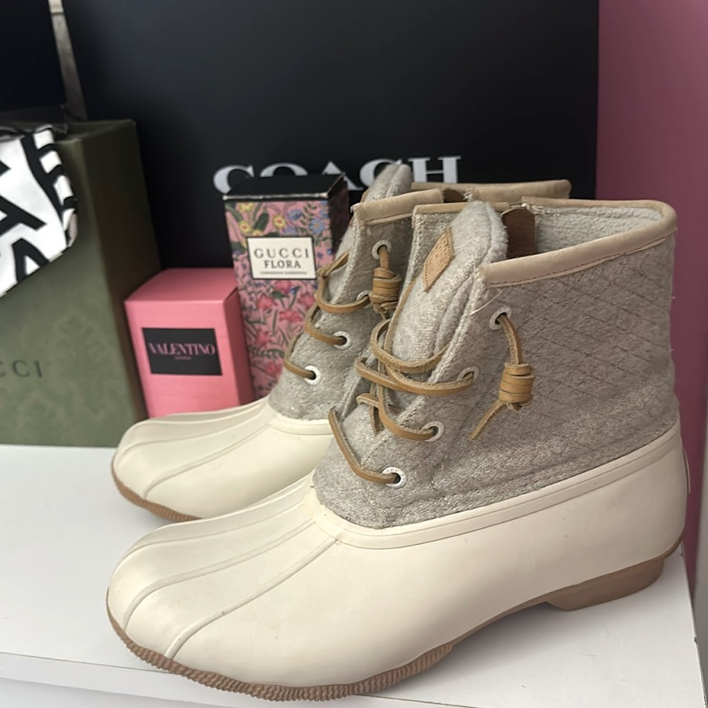 Sperry snow boots